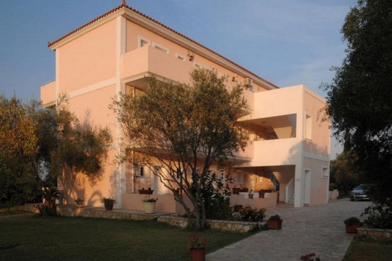 Helena'S Studios Livathos  Екстер'єр фото