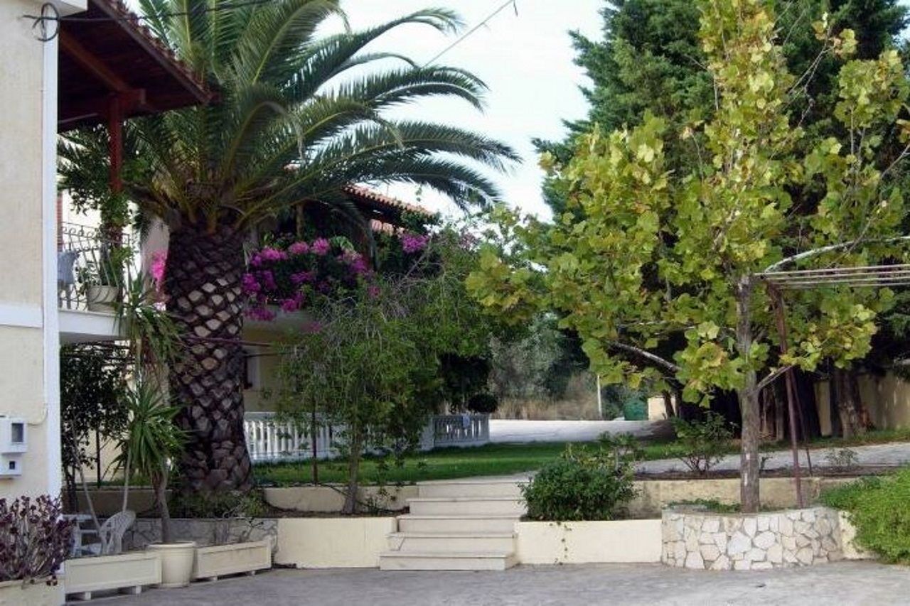 Helena'S Studios Livathos  Екстер'єр фото